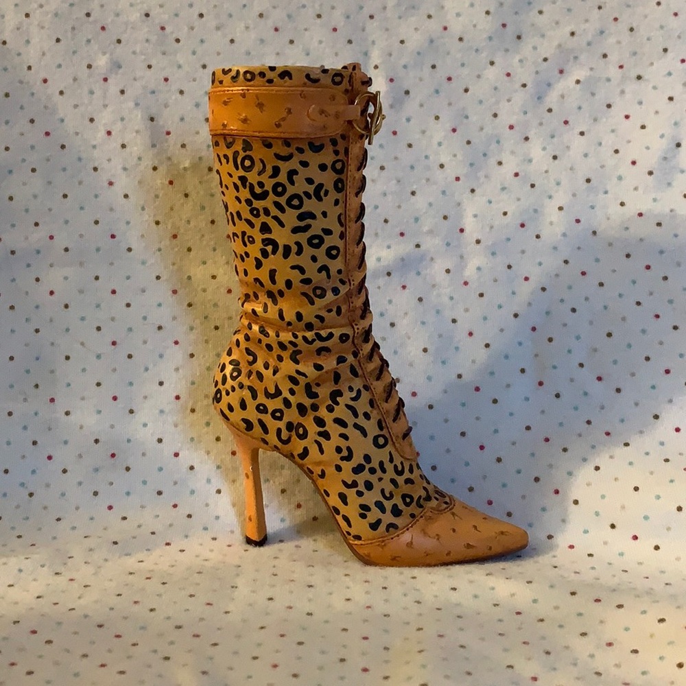 Just the right shoe figurine